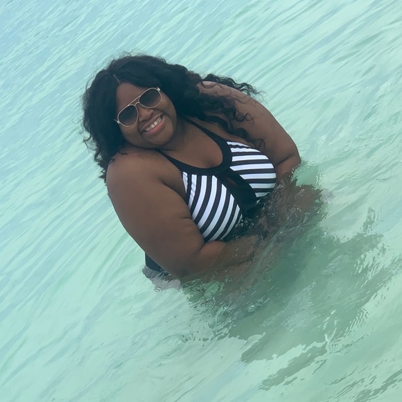 Swimsuit - Picture 2 of 3